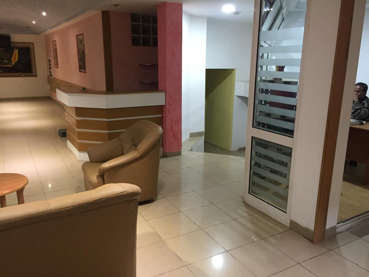 White Palace Hotel Антананариву Экстерьер фото